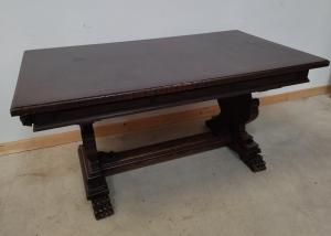Mesa de nogueira extensível em estilo renascentista - secretária - início do século XX